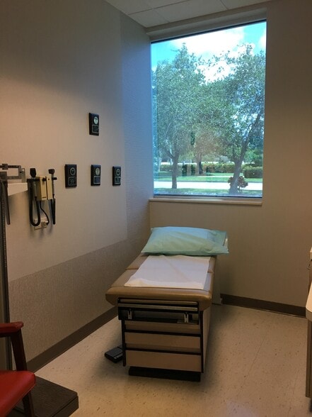 More Photos Of 900 NW 17th Ave, Delray Beach Medical For Sale
