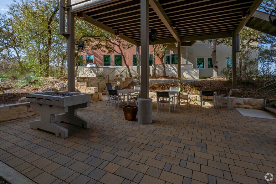 More Photos Of 2806 W Bitters Rd, San Antonio Office For Lease