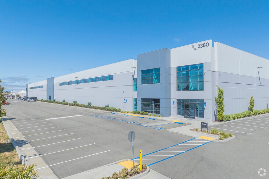More Photos Of 2380 Williams St, San Leandro Warehouse For Lease