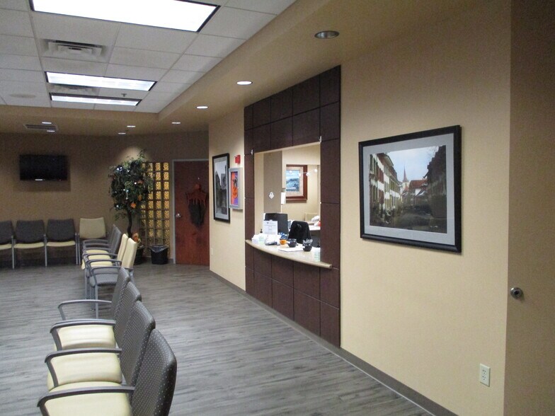 More Photos Of 333 N Dobson Rd, Chandler Office For Sale