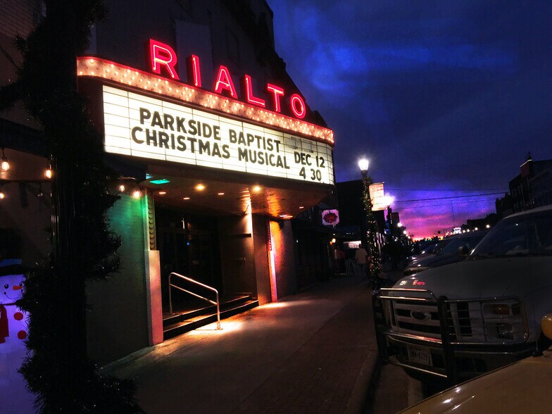 Primary Photo Of 424 W Main St, Denison Storefront Retail Office For Sale