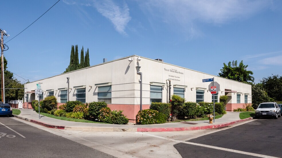 More Photos Of 12003 Riverside Dr, Valley Village Schools For Sale