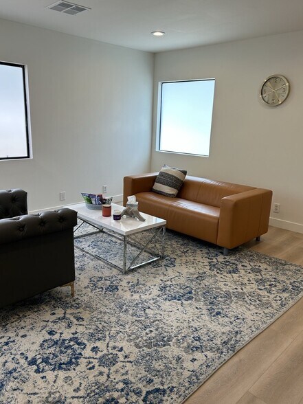 More Photos Of 22157 Clarendon St, Woodland Hills Office Residential For Sale