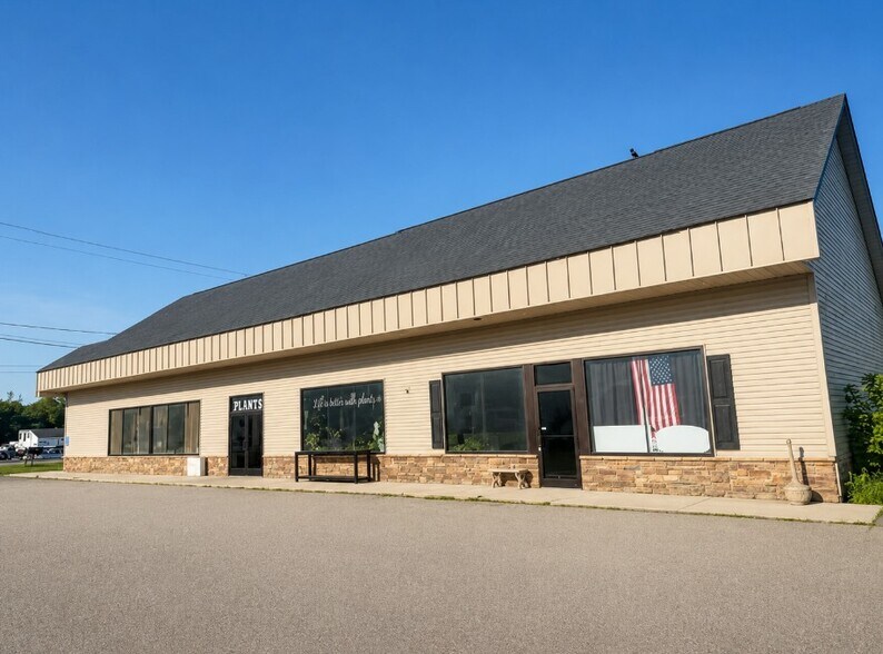 More Photos Of 8266 Silver Lake Rd, Linden Freestanding For Lease
