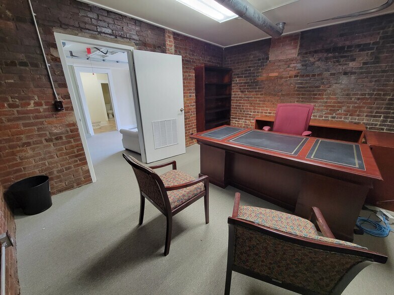 More Photos Of 215 Church St, Lenoir Office For Sale