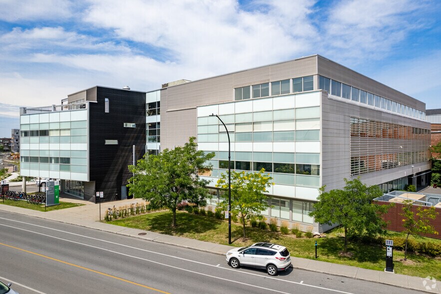 More Photos Of 2600 Rue William Tremblay, Montréal Unknown For Lease