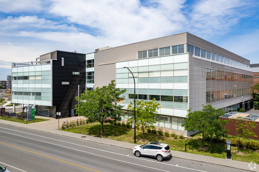 More Photos Of 2600 Rue William Tremblay, Montréal Unknown For Lease