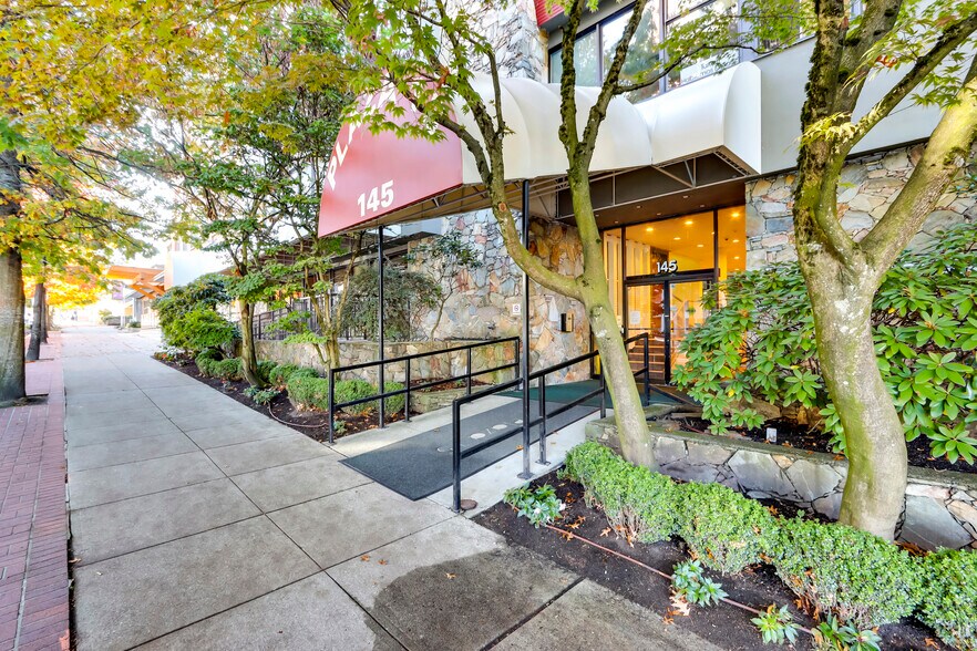 More Photos Of 145 W 15th St, North Vancouver Medical For Lease