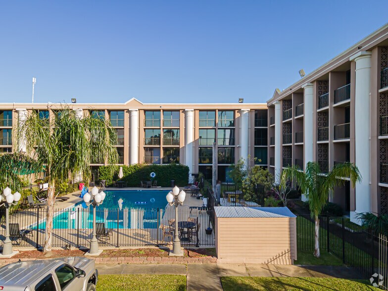 More Photos Of 3400 Service Rd, Metairie Hotel For Sale
