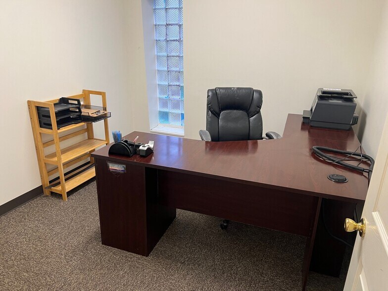 More Photos Of 2150 Greenbrier St, Charleston Office For Sale