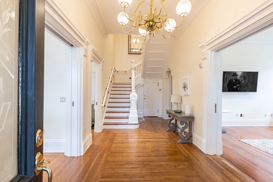 More Photos Of 423 Seminary St, Napa Specialty For Sale