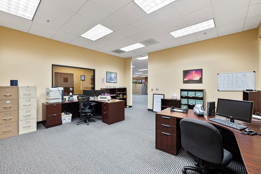 More Photos Of 550 S Paseo Dorotea, Palm Springs Medical For Sale