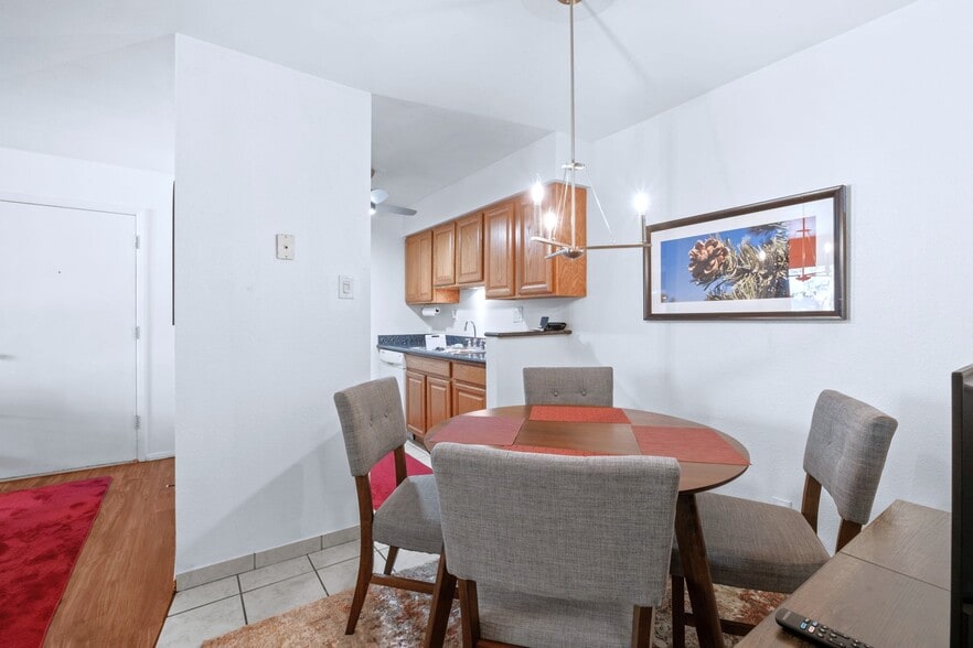 More Photos Of 1601 Pennsylvania St NE, Albuquerque Apartments For Sale