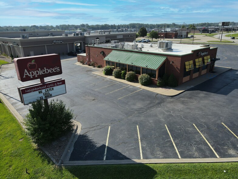 More Photos Of 202 S Broadview St, Cape Girardeau Restaurant For Sale