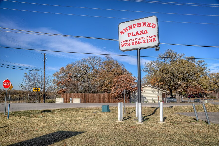 3300 Shepherd Ln, Balch Springs, TX 75180 Freestanding For Sale