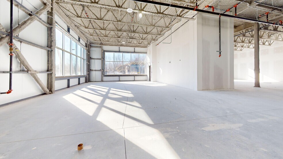 More Photos Of 100 Blvd Jean-Baptiste-Rolland O, Saint-jerome Unknown For Lease