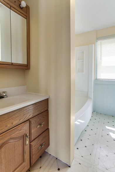 More Photos Of 270 Maple St, Springfield Hospitality For Sale