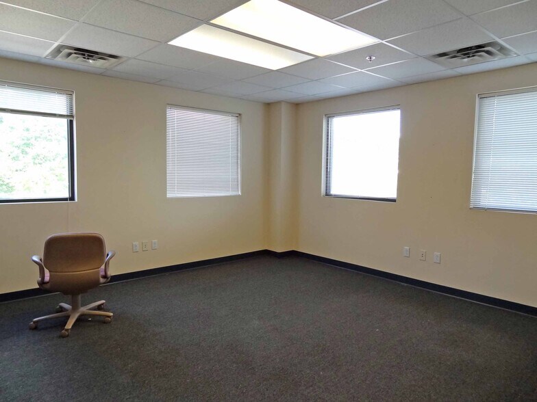 More Photos Of 1311-1319 Pineview Dr, Morgantown Medical For Sale