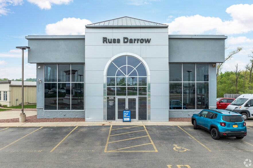 More Photos Of 3210 W Washington St, West Bend Auto Dealership For Lease