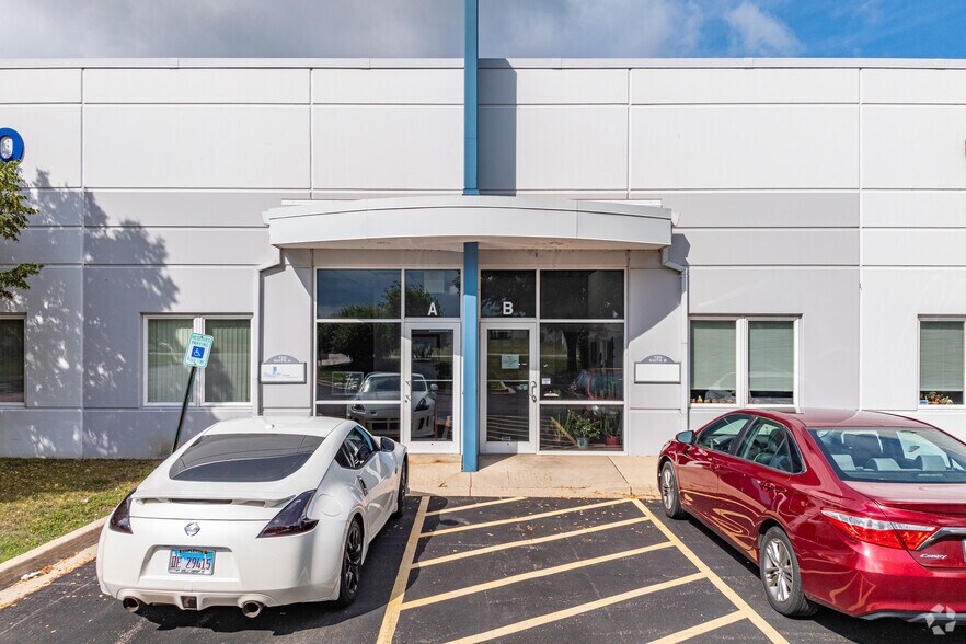 More Photos Of 720 N Heartland Dr, Sugar Grove Warehouse For Lease