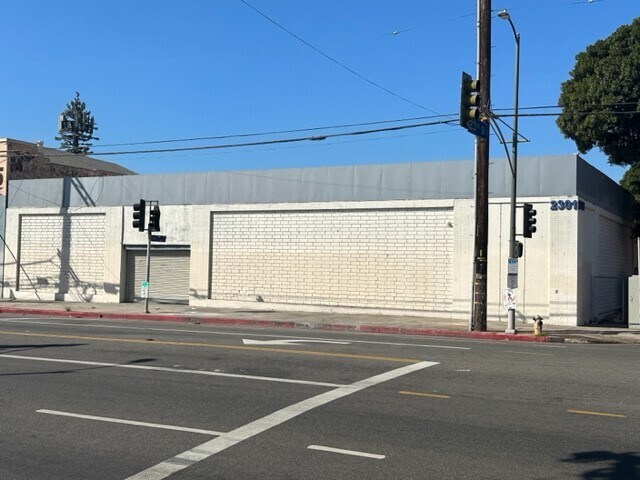 More Photos Of 2301-2305 S Main St, Los Angeles Warehouse For Lease