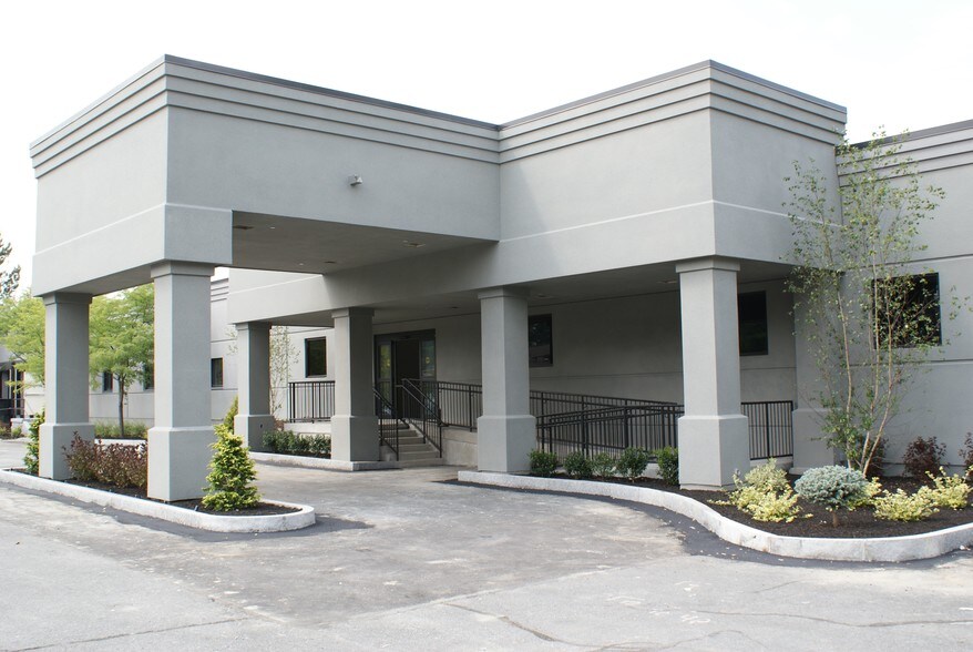 More Photos Of 19 Keewaydin Dr, Salem Research And Development For Lease