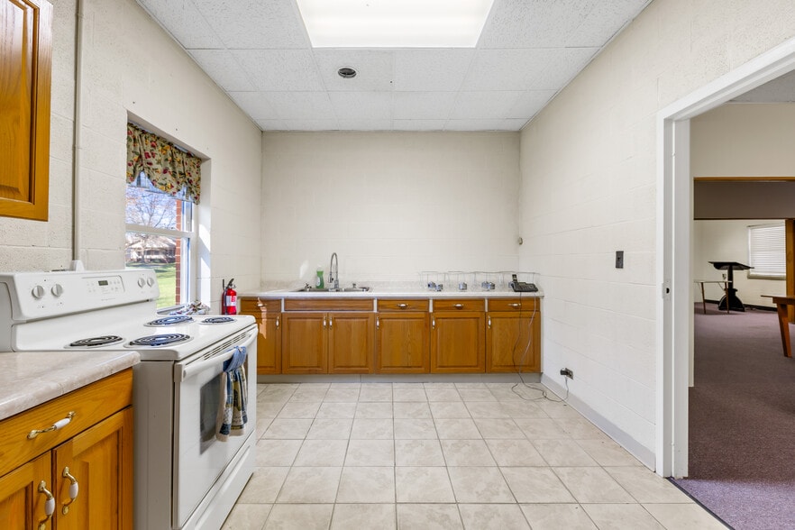 More Photos Of 334 N Oakland Ave, Statesville Specialty For Sale