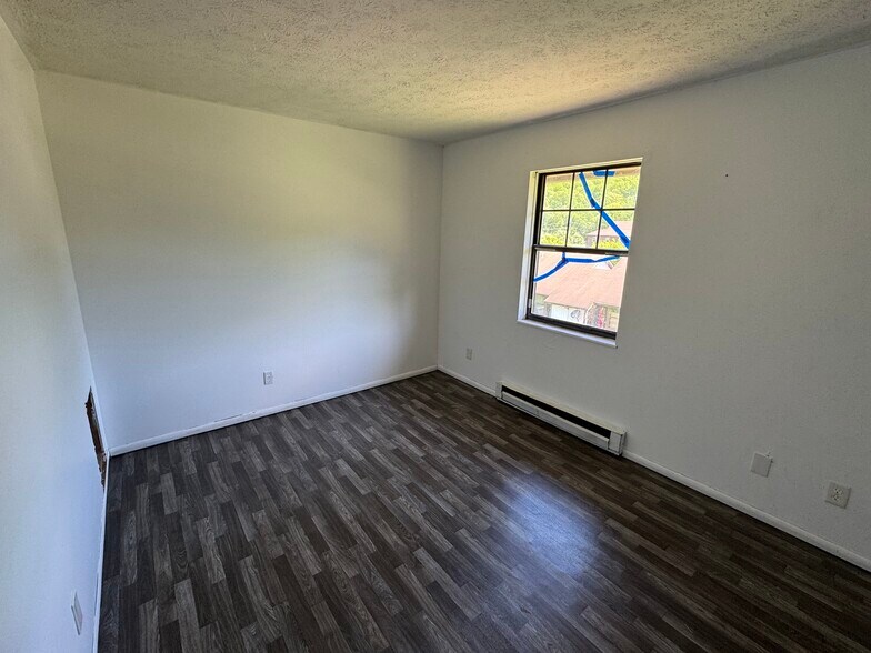 More Photos Of 237 Sherrad St, Marlinton Apartments For Sale