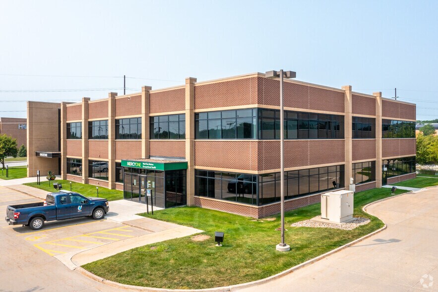 More Photos Of 1055 Jordan Creek Pky, West Des Moines Office For Lease
