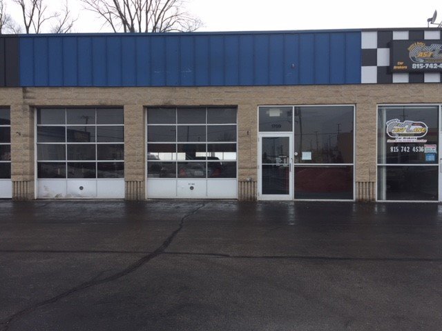 Primary Photo Of 1701-1719 E Riverside Blvd, Rockford General Retail For Lease