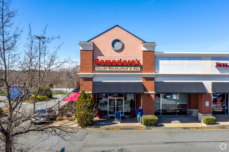 More Photos Of 168 Norman Station Blvd, Mooresville General Retail For Lease