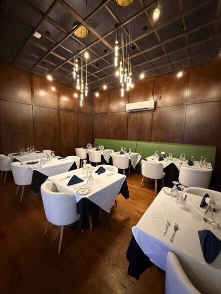 More Photos Of 963 Judiway St, Houston General Retail For Sale