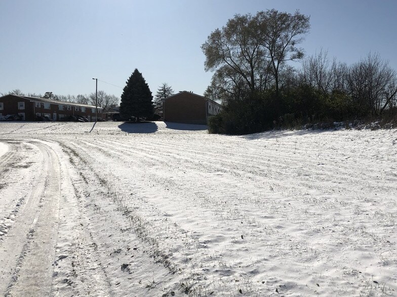 More Photos Of 21 Boulder Hill Pass, Montgomery Land For Lease