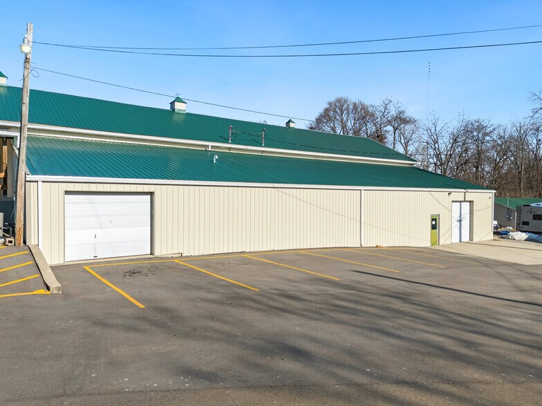 More Photos Of 316 Hay Ave, Brookville Warehouse For Sale