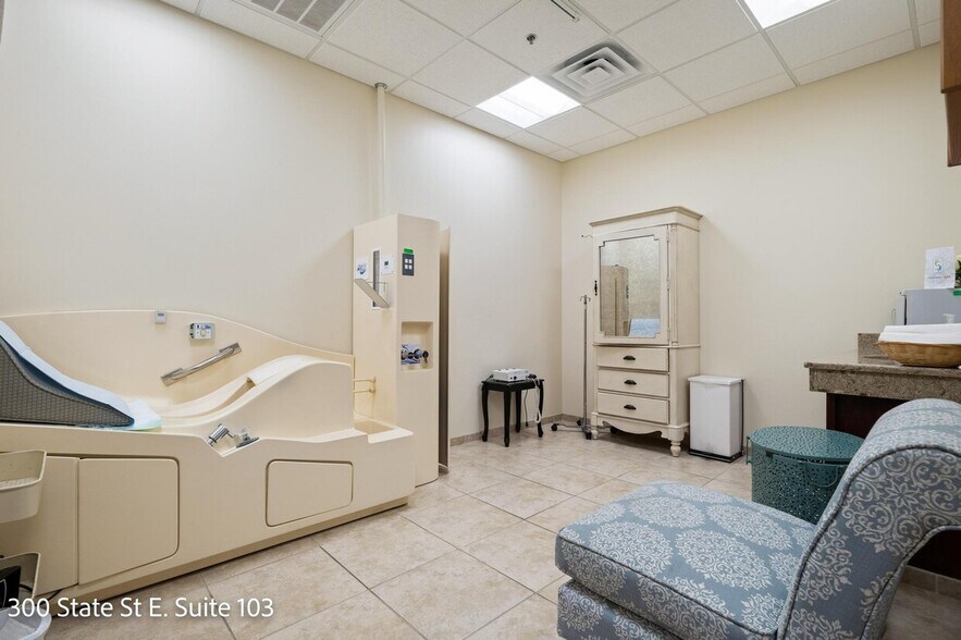 More Photos Of 300 State St E, Oldsmar Office For Lease