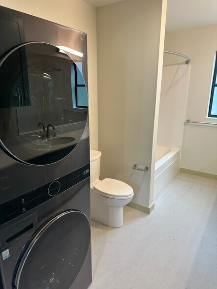 More Photos Of 228 21st Ave E, Seattle Multifamily For Sale