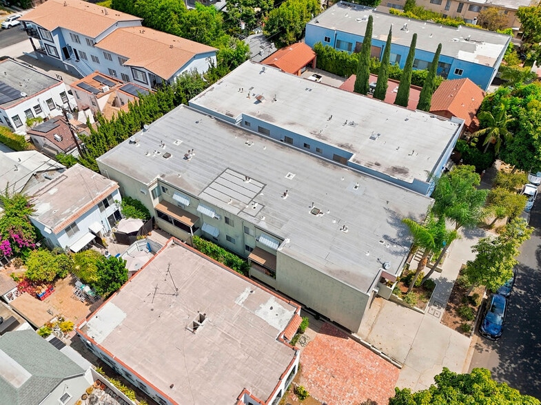 More Photos Of 7631 Norton Ave, West Hollywood Apartments For Sale