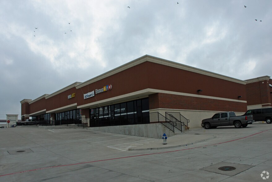 More Photos Of 4013-4017 14th St, Plano Unknown For Lease