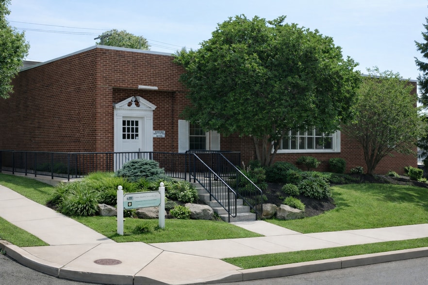 Primary Photo Of 2100 Ferry St, Easton Medical For Lease