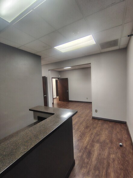 More Photos Of 145 E University Dr, Mesa Office For Lease