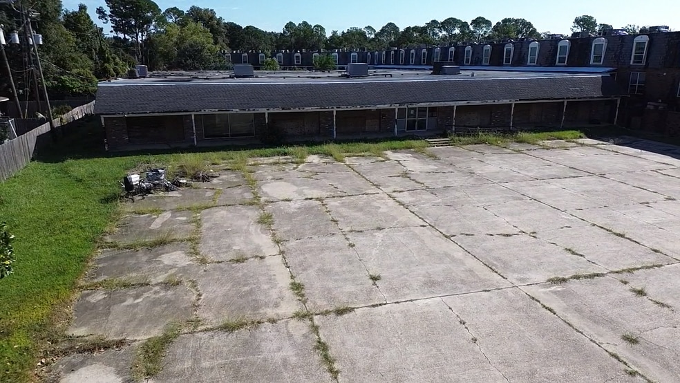 Primary Photo Of 650 Wooddale Blvd, Baton Rouge Movie Radio TVStudio For Sale