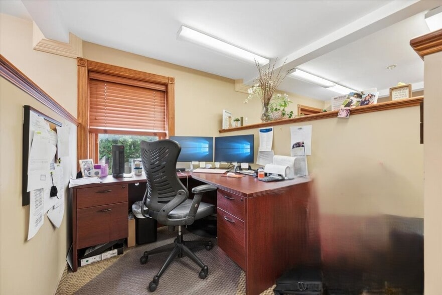 More Photos Of 6 Leigh St, Clinton Township Office For Sale