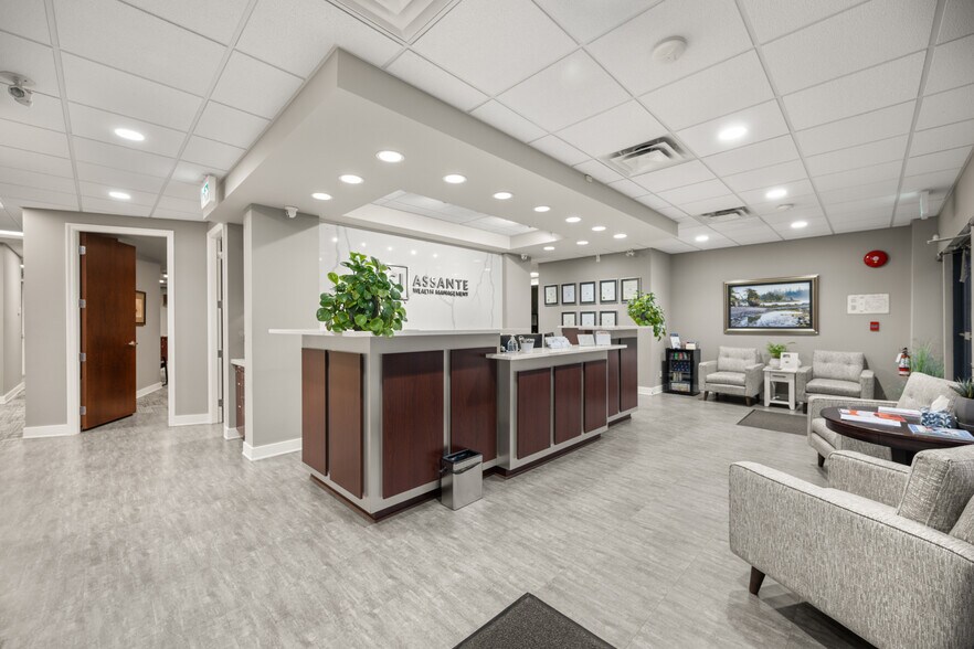 More Photos Of 33386 S Fraser Way, Abbotsford Freestanding For Sale