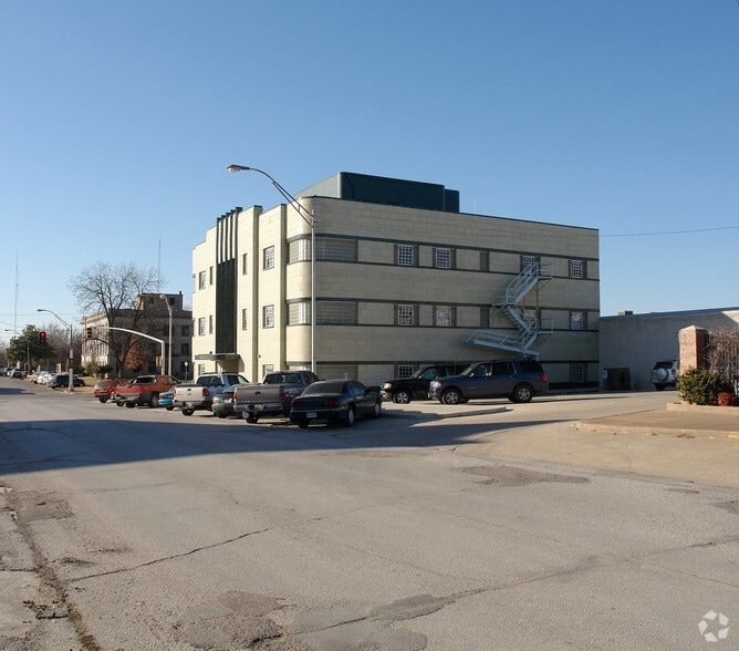 More Photos Of 131 E 12th St, Ada Office For Sale