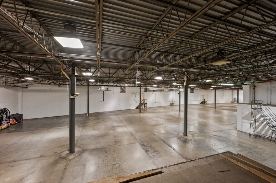 More Photos Of 2707 W Carson St, Pittsburgh Warehouse For Sale