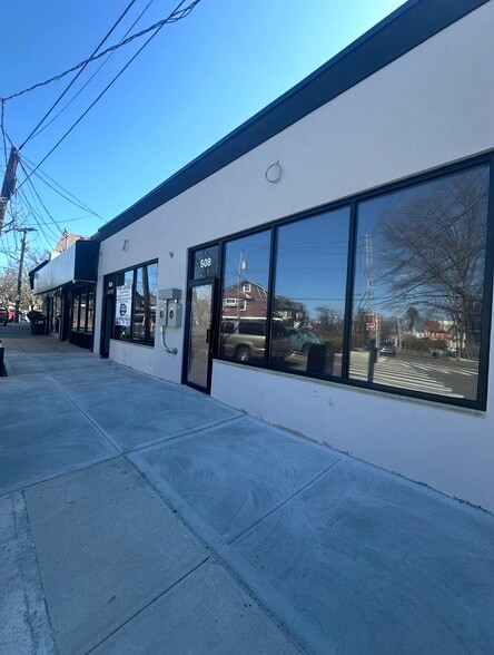 Primary Photo Of 506-508 Henderson Ave, Staten Island Storefront For Lease