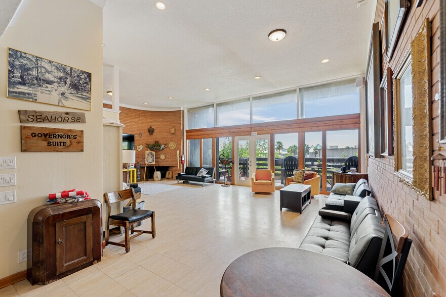 More Photos Of 630 Banyan Beach Dr, Port Aransas Hotel For Sale