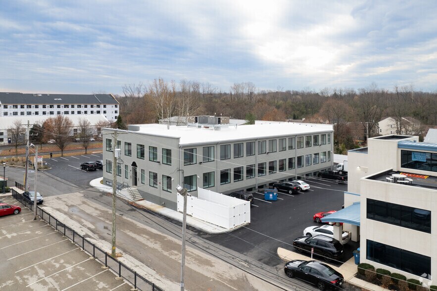 More Photos Of 124 S Maple St, Ambler Office For Lease