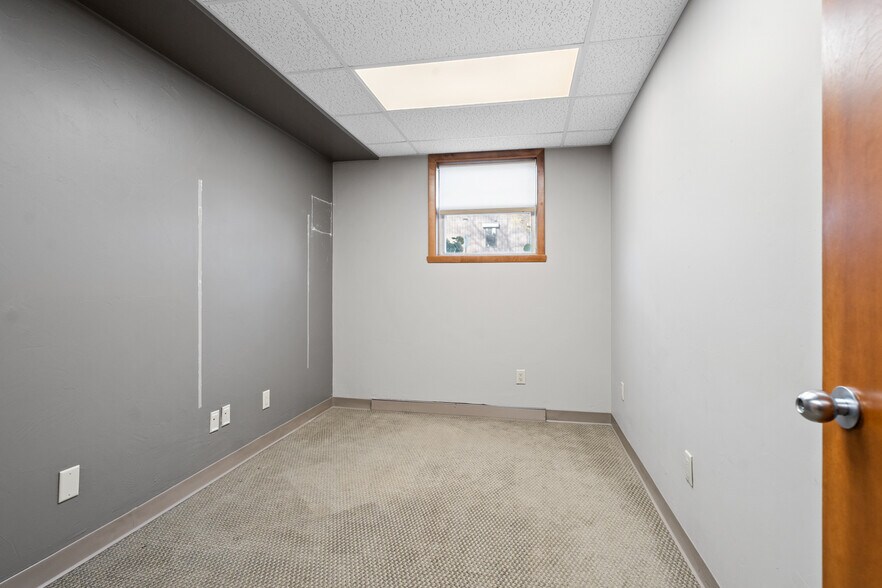 More Photos Of 828 Cherry St, Green Bay Office Residential For Sale