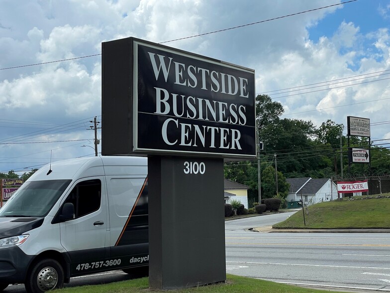 More Photos Of 3100 Mercer University Dr, Macon-Bibb Warehouse For Lease
